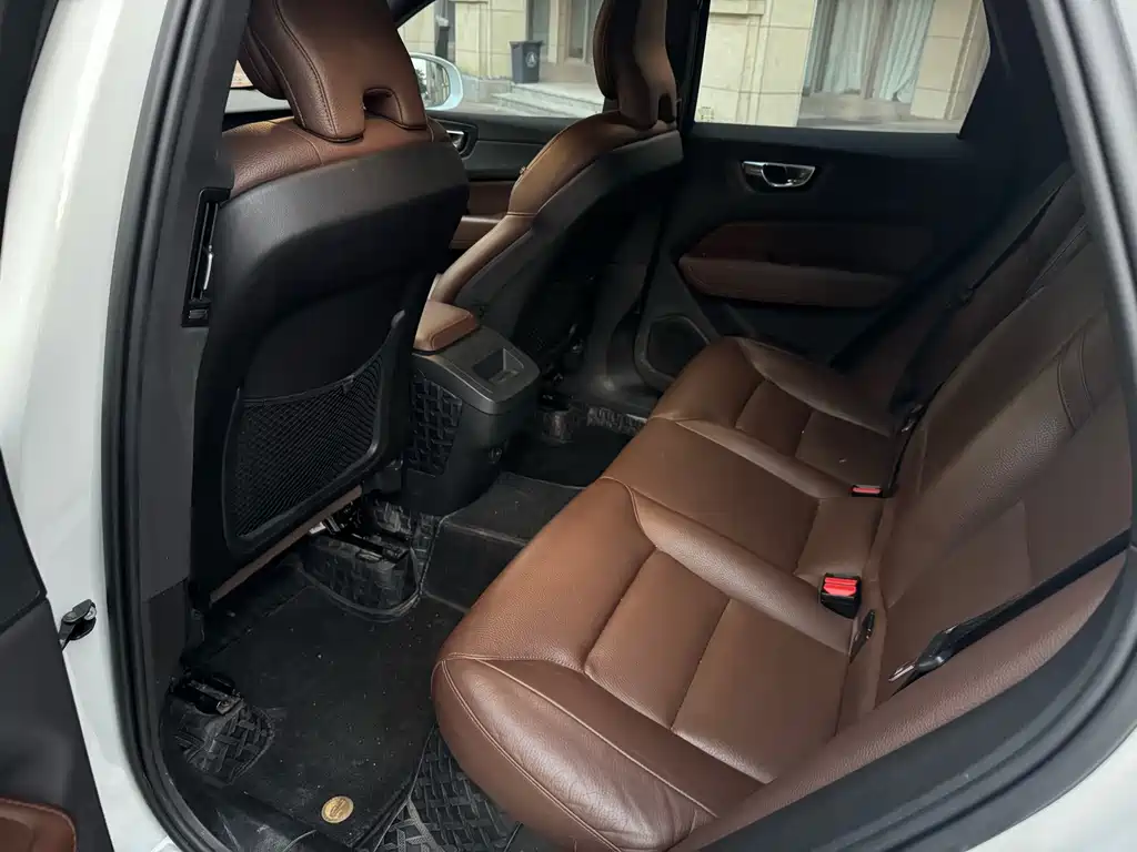 Volvo XC60 — миниатюра 8