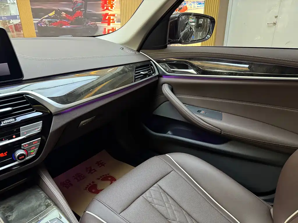 BMW 5 Series — миниатюра 16