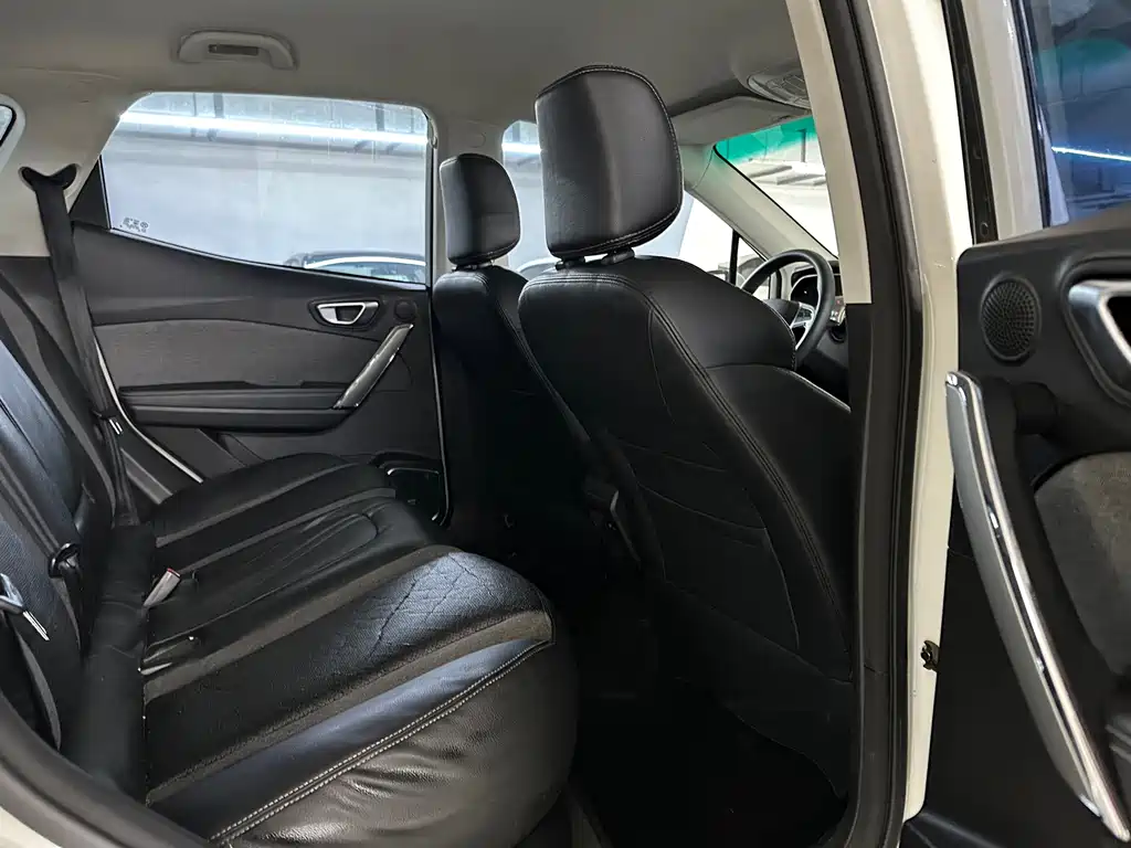 BAIC EX3 — миниатюра 16