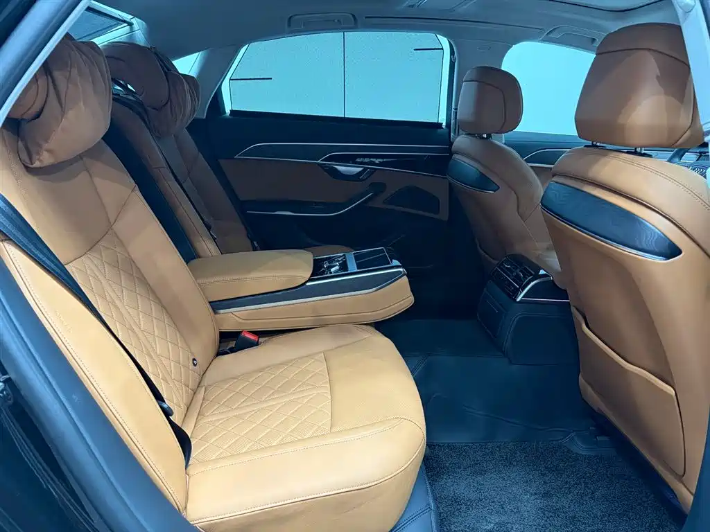 Audi A8 — миниатюра 7