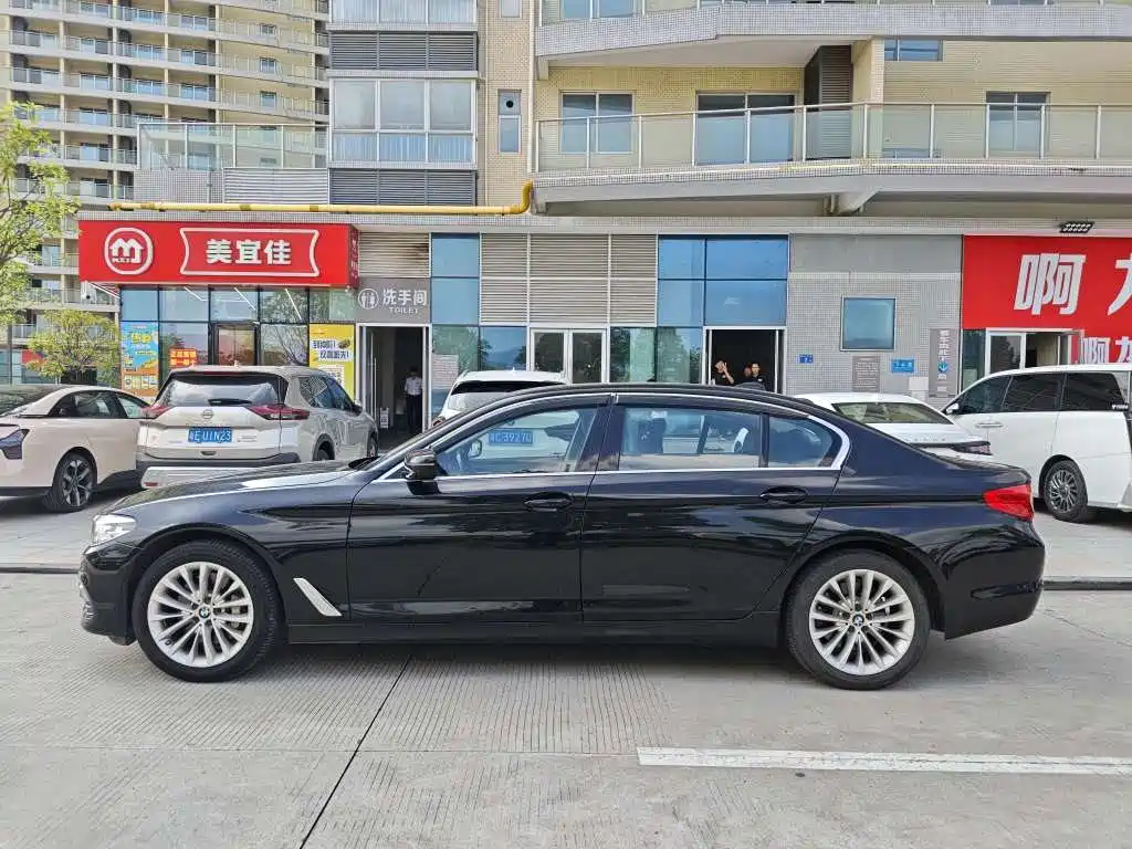 BMW 5 Series — миниатюра 3
