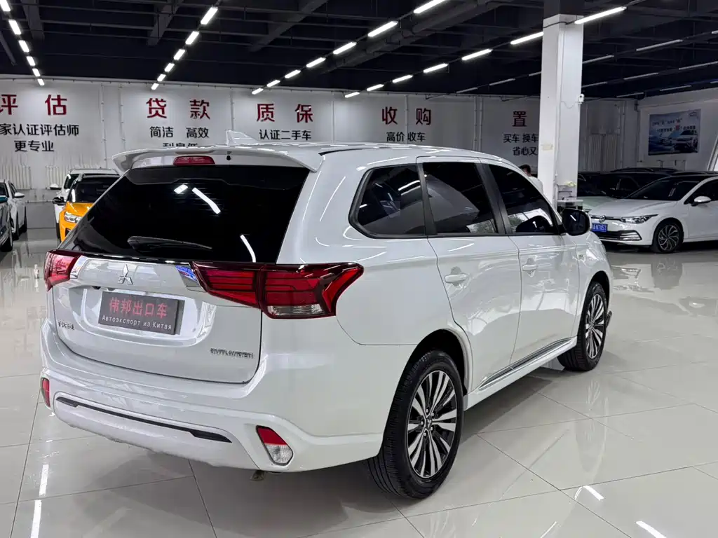 Mitsubishi Outlander — миниатюра 4