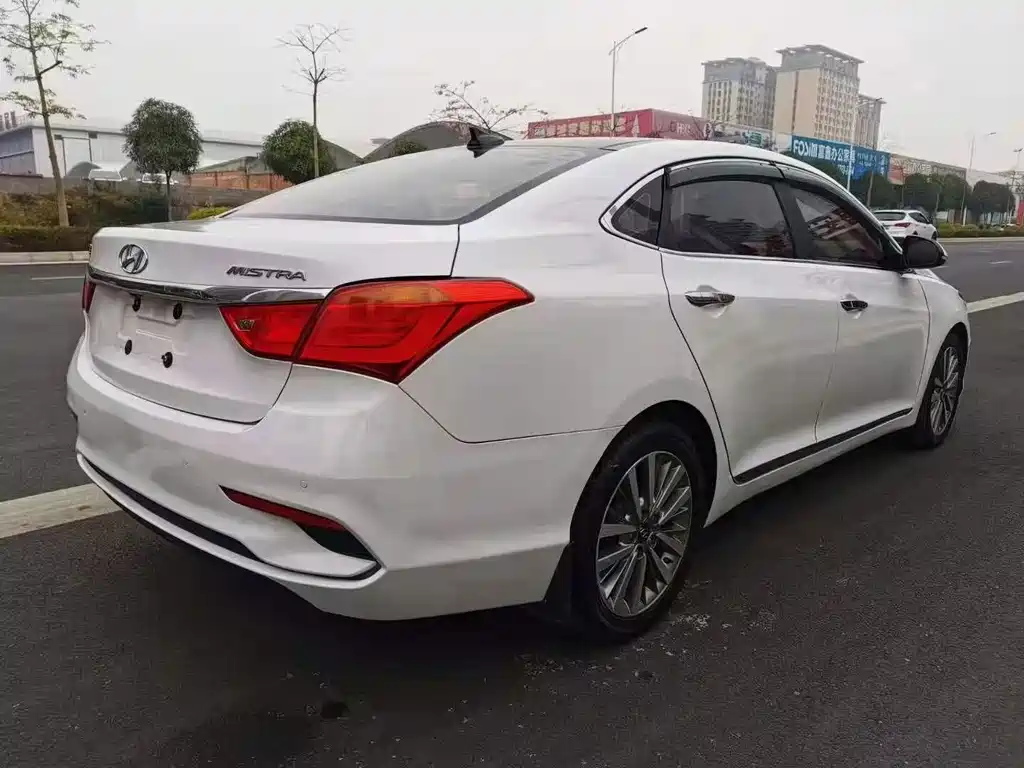 Hyundai Mistra — миниатюра 9