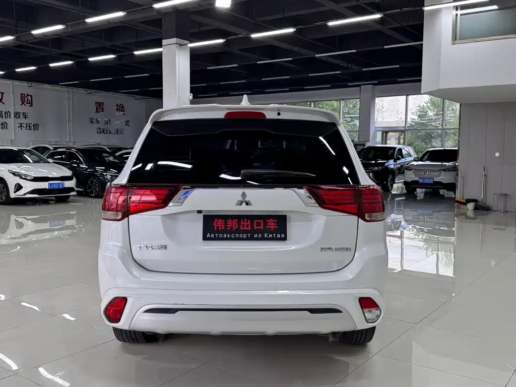 Mitsubishi Outlander — миниатюра 5