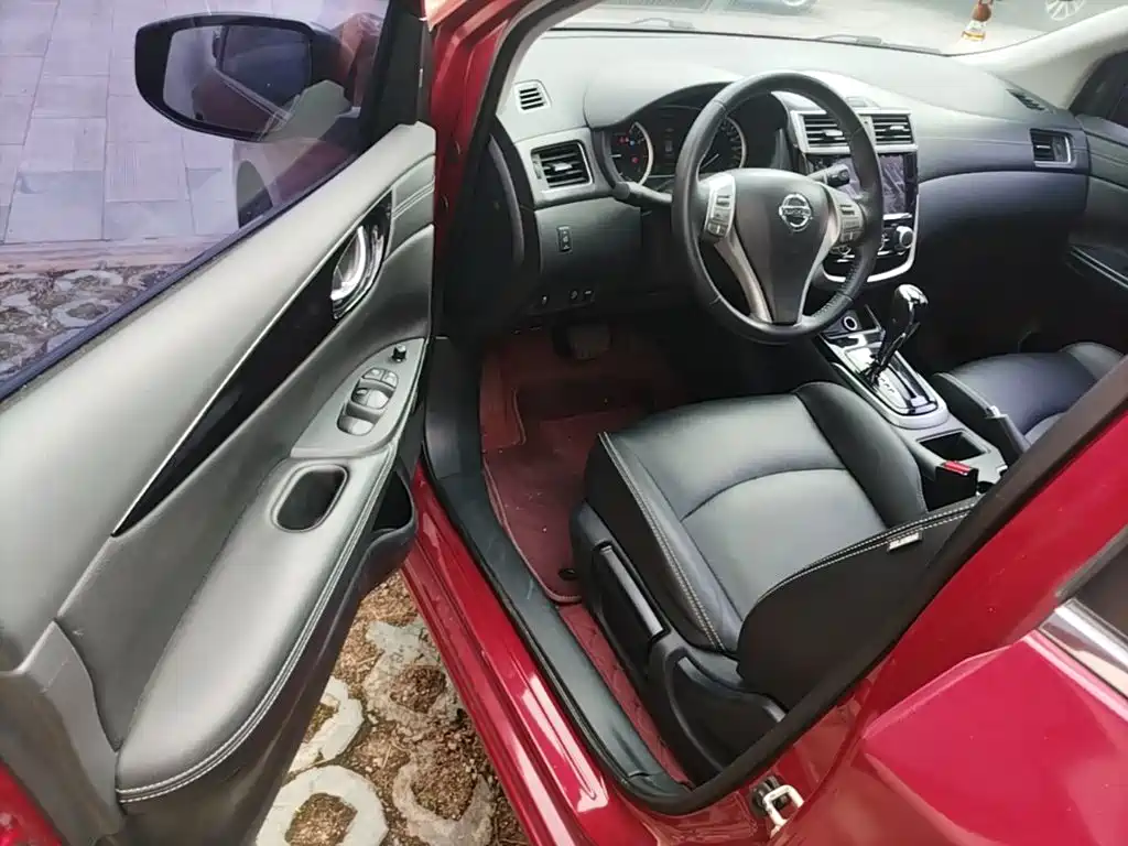 Nissan Tiida — миниатюра 16