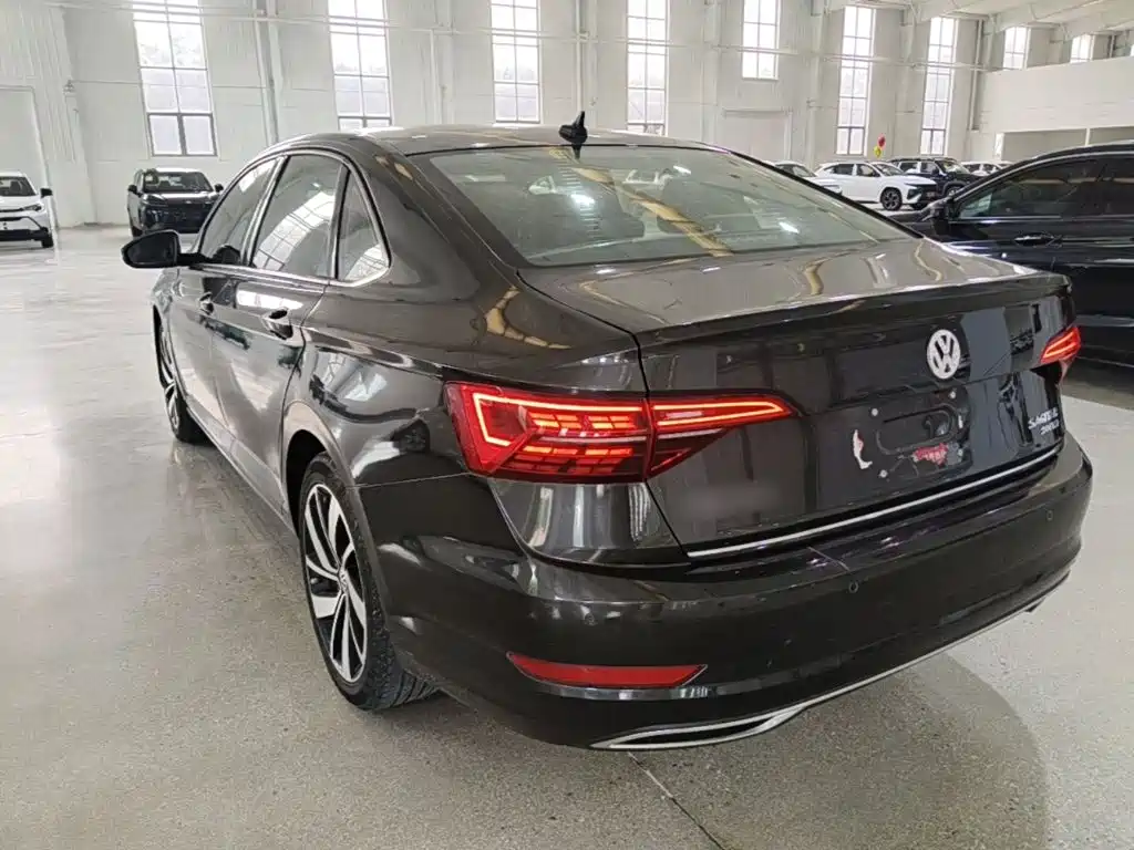 Volkswagen Sagitar — миниатюра 5