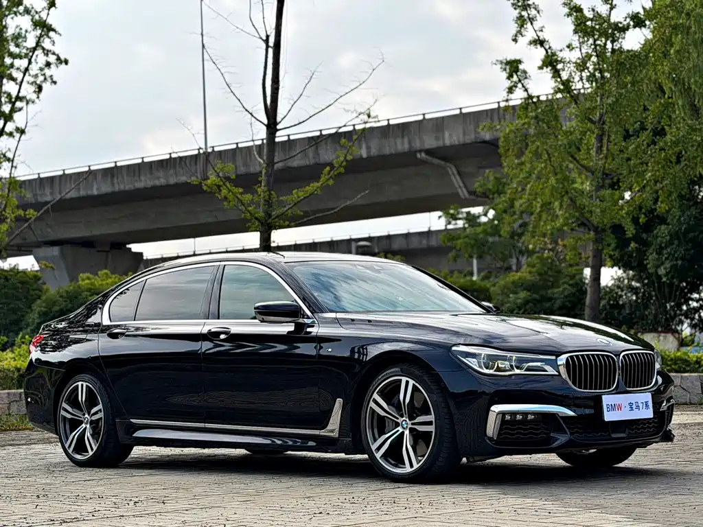BMW 7 Series — миниатюра 3