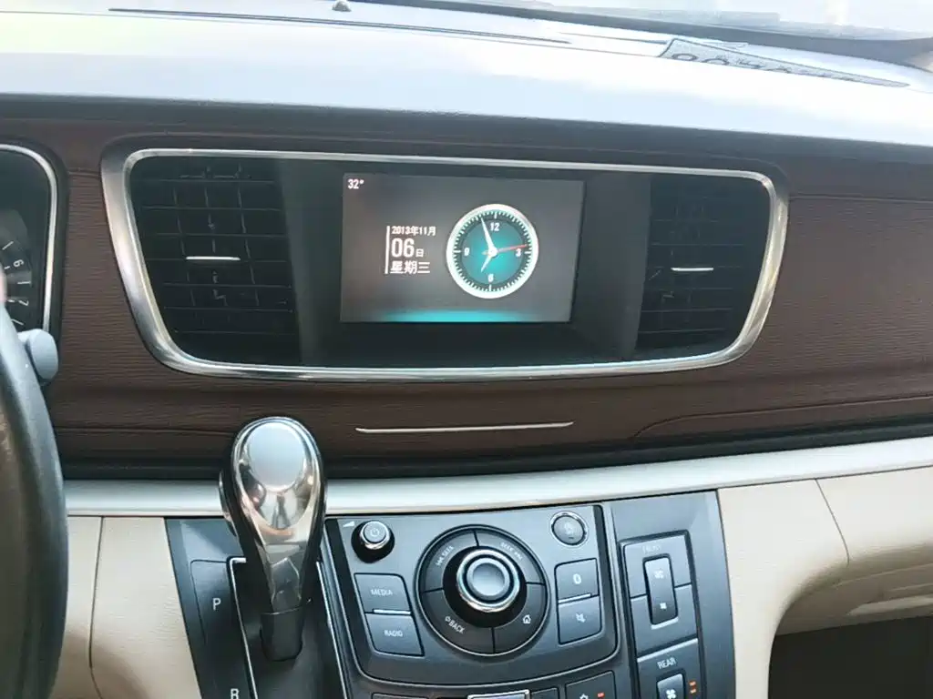 Buick GL8 — миниатюра 13