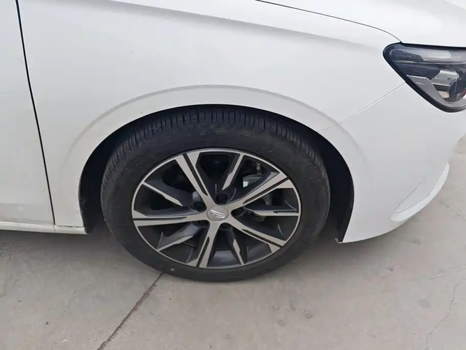 Geely Emgrand — миниатюра 6