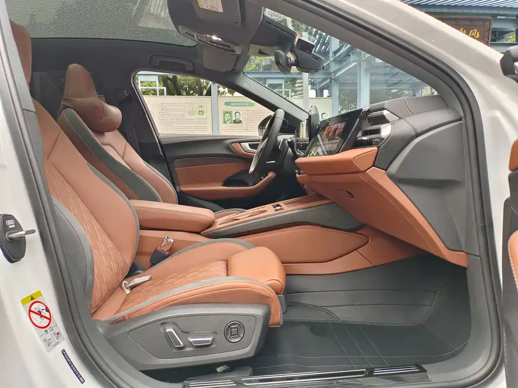Audi A5L — миниатюра 13