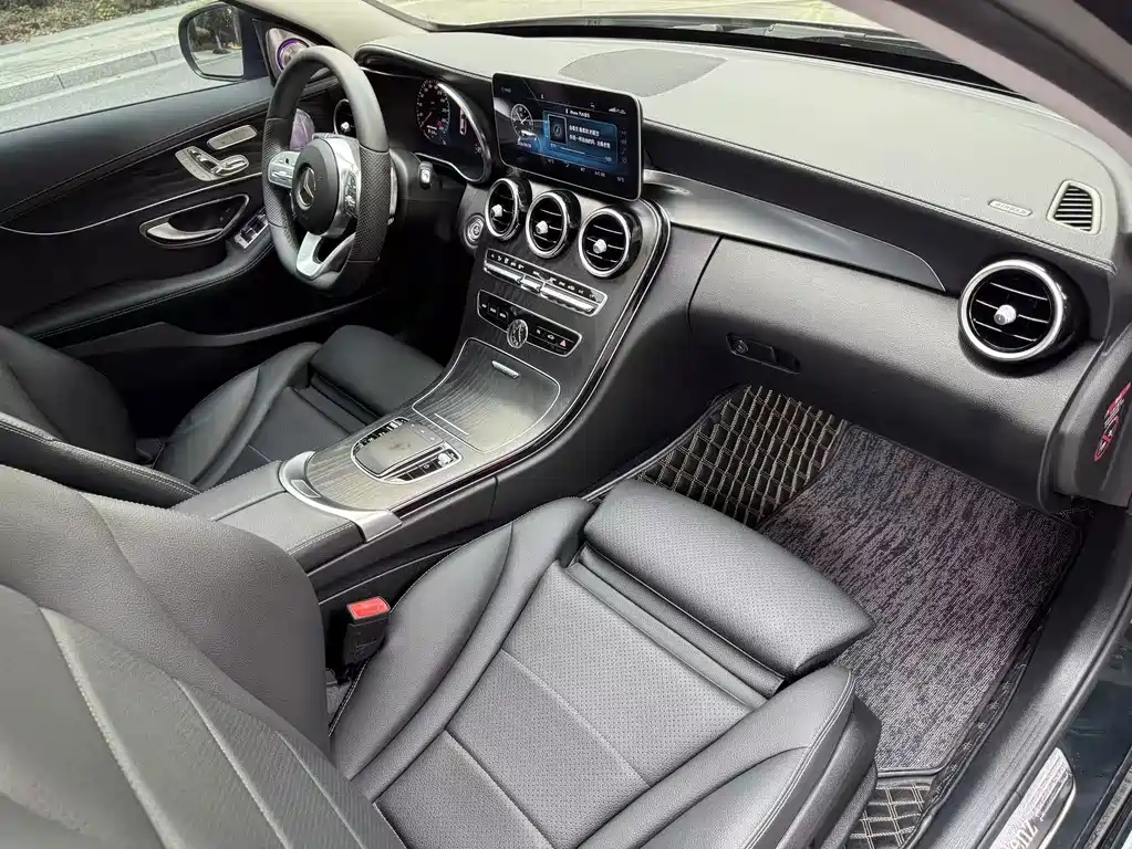 Mercedes-Benz C-Class — миниатюра 6