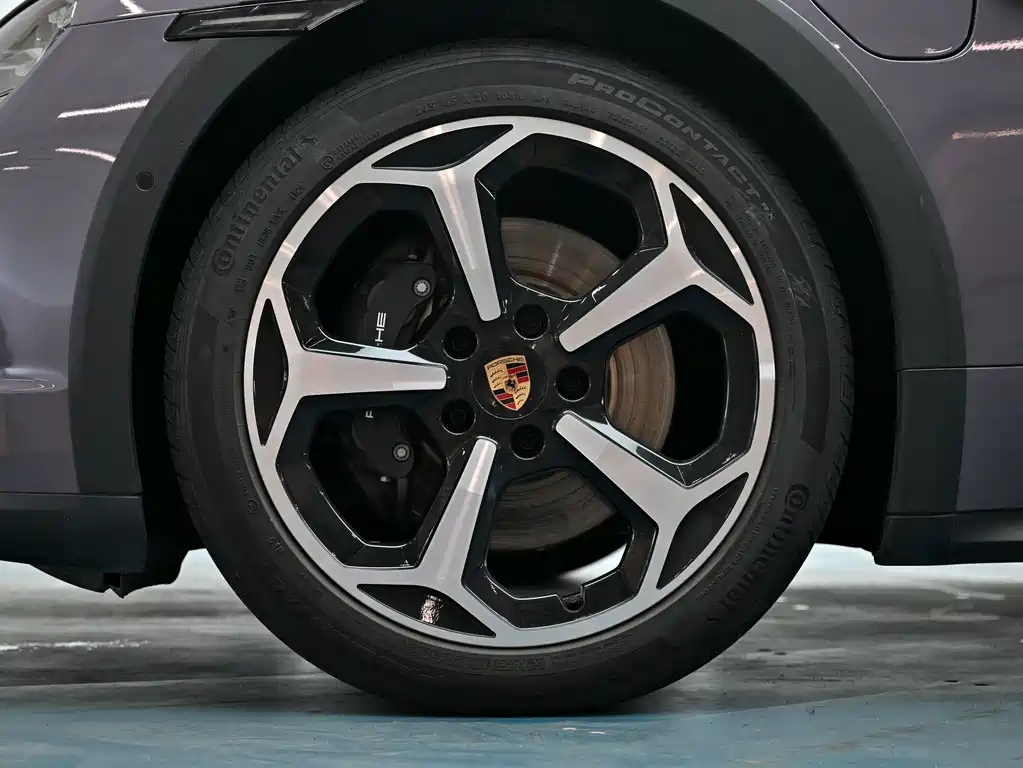 Porsche Taycan — миниатюра 9