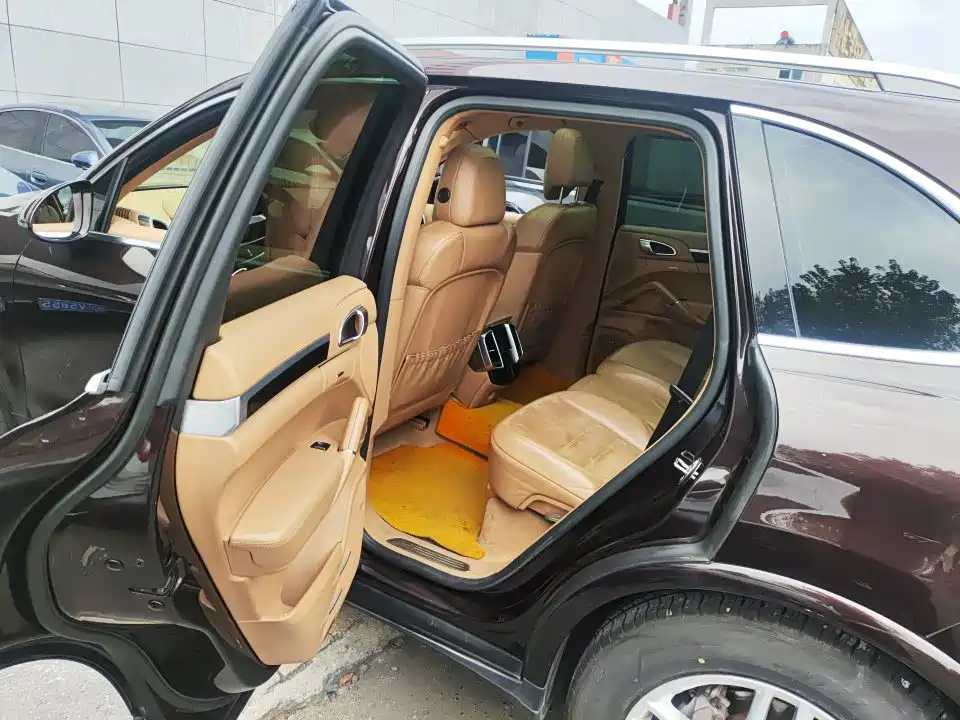 Porsche Cayenne — миниатюра 8