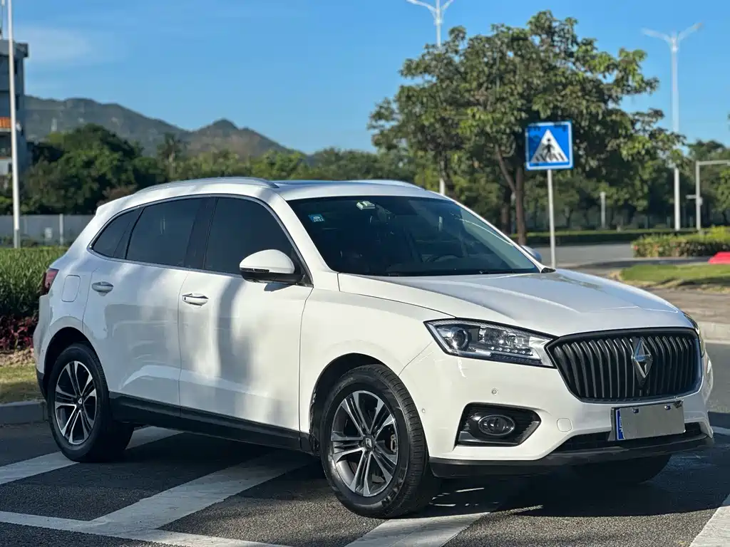 Borgward BX7 — миниатюра 3