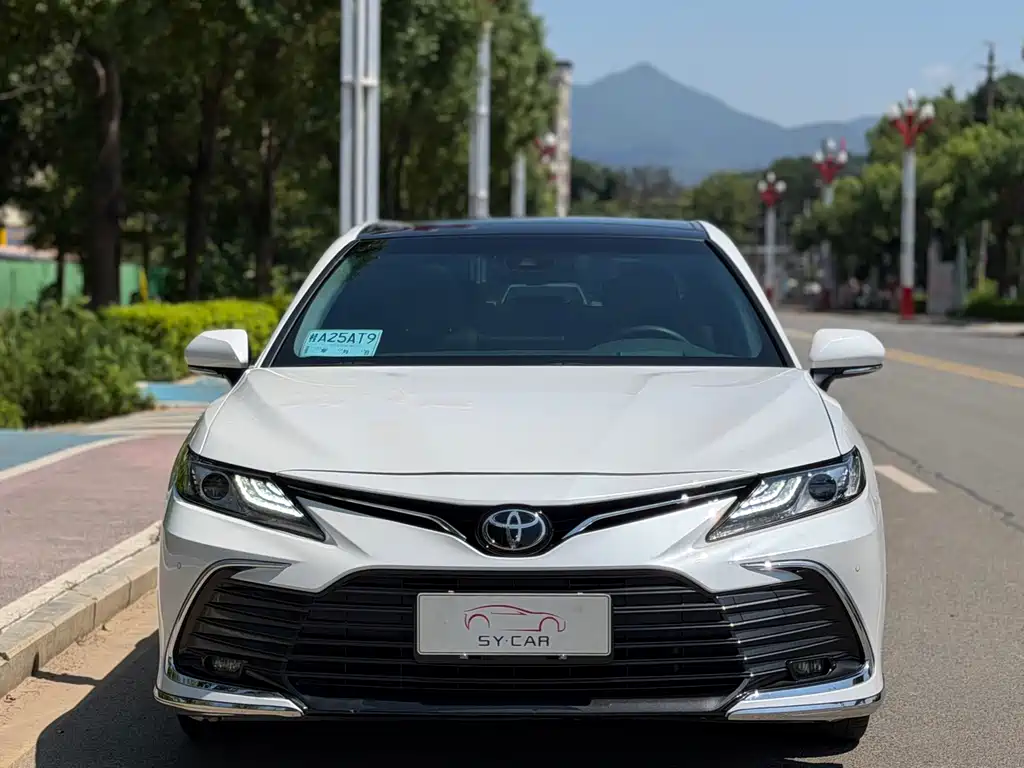 Toyota Camry — миниатюра 2
