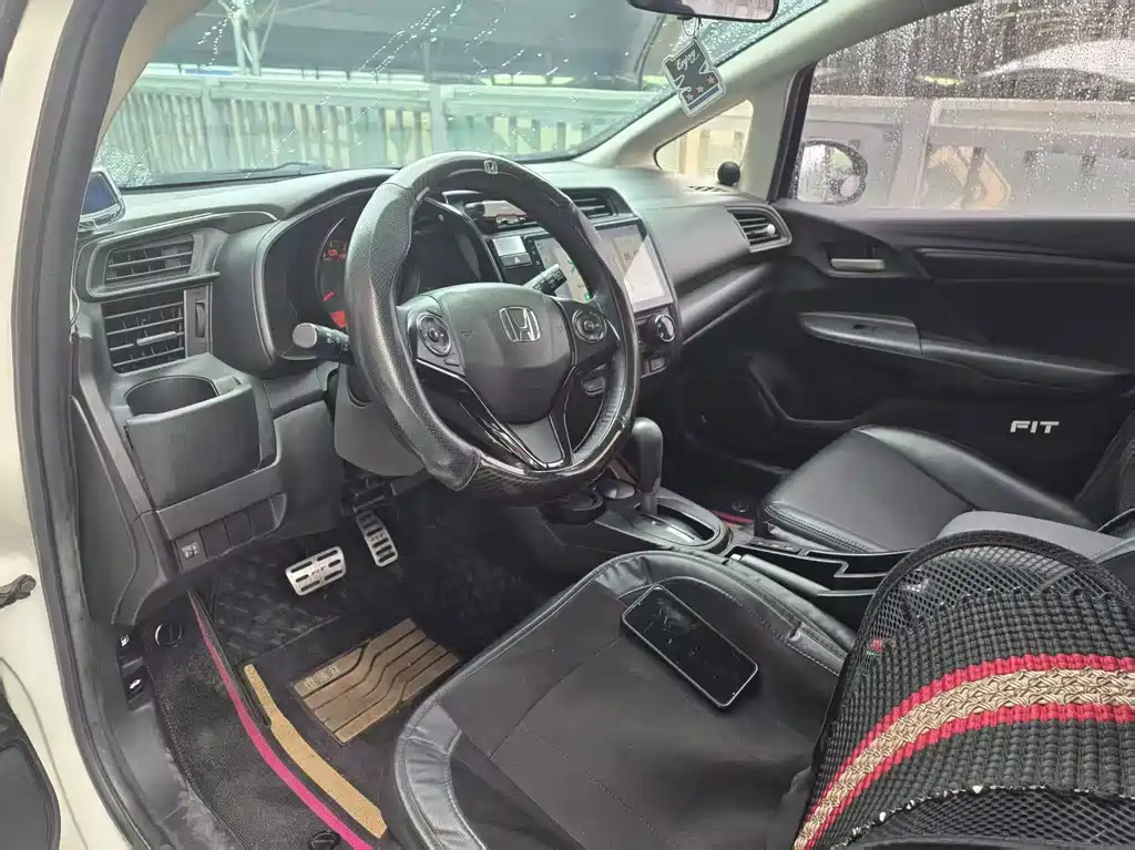 Honda Fit — миниатюра 7