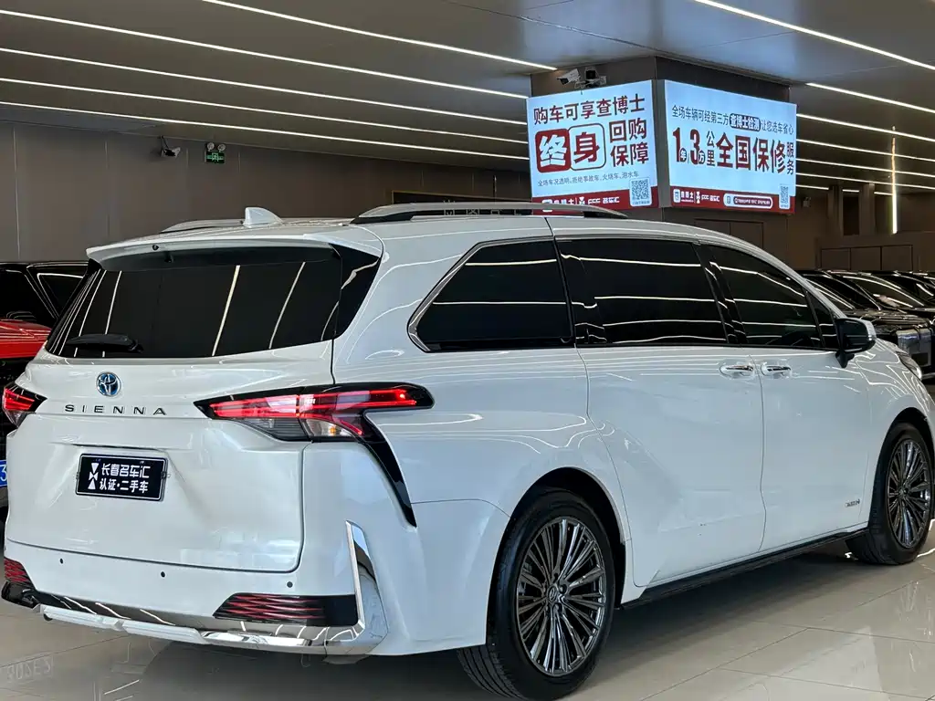 Toyota Sienna — миниатюра 5