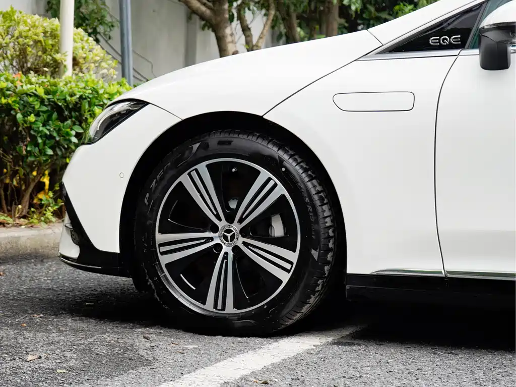 Mercedes-Benz EQE — миниатюра 7