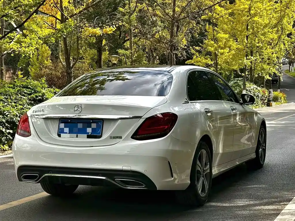 Mercedes-Benz C-Class — миниатюра 7