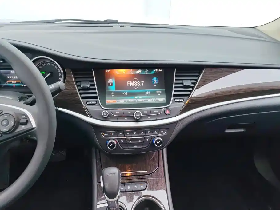 Buick Verano — миниатюра 13