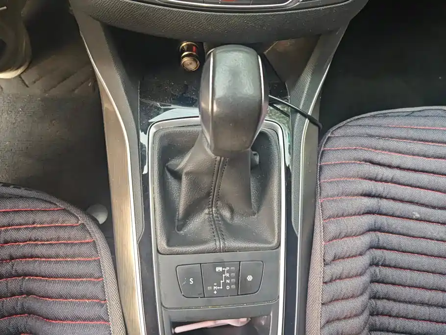 Peugeot 408 — миниатюра 16