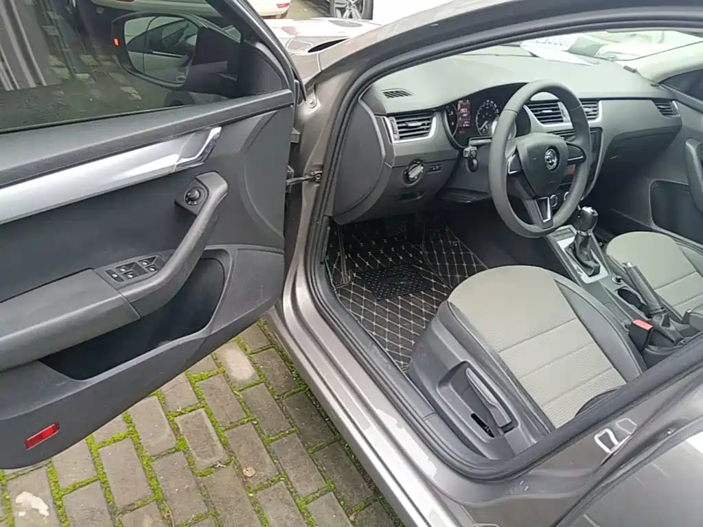 Skoda Octavia — миниатюра 16
