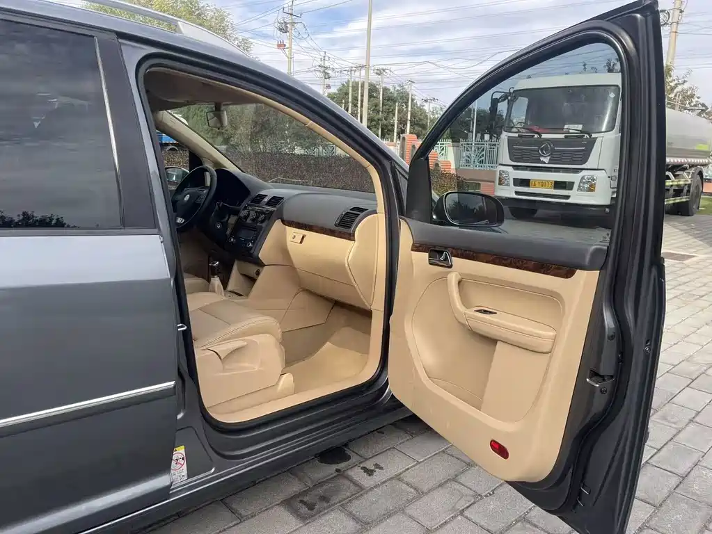 Volkswagen Touran — миниатюра 12