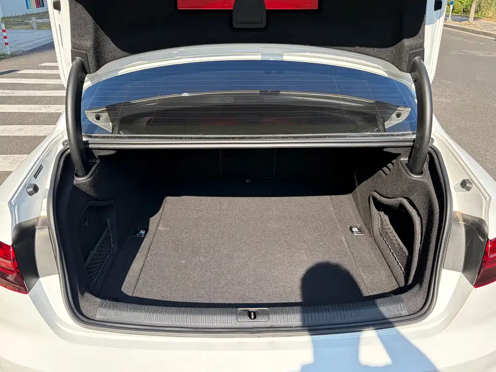 Audi A4L — миниатюра 20