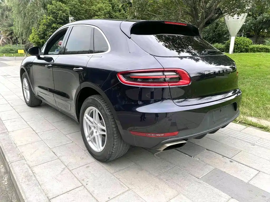 Porsche Macan — миниатюра 8