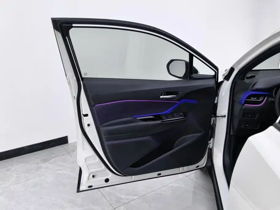 Toyota IZOA — миниатюра 7