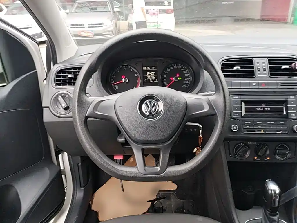 Volkswagen Polo — миниатюра 11