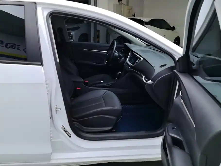 Buick Excelle — миниатюра 8