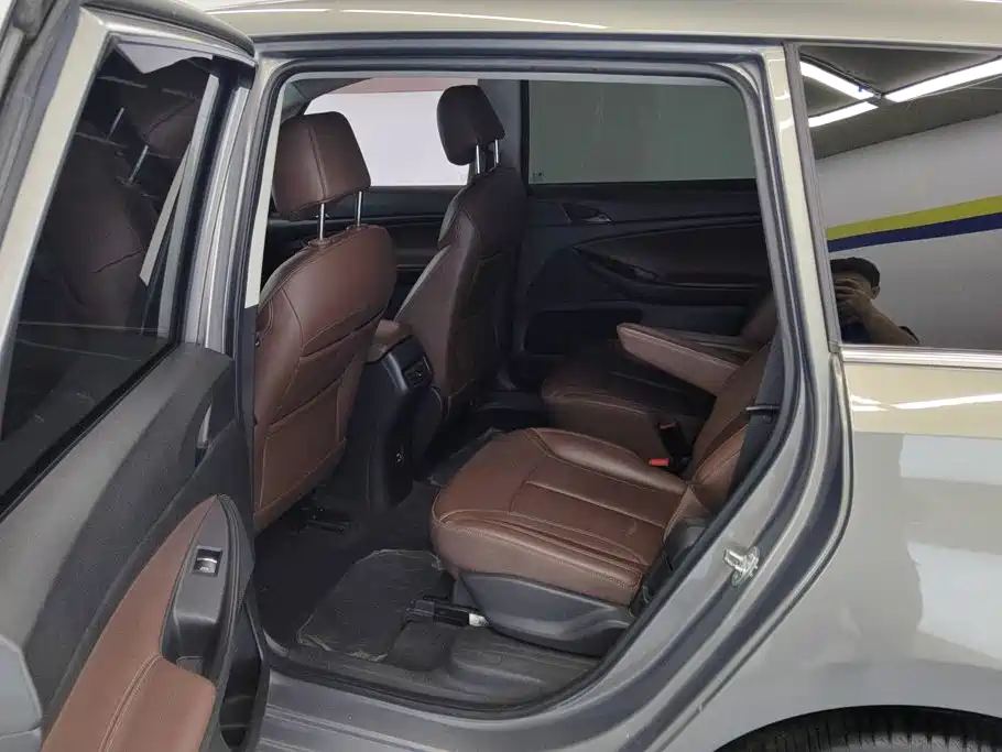 Buick GL6 — миниатюра 11