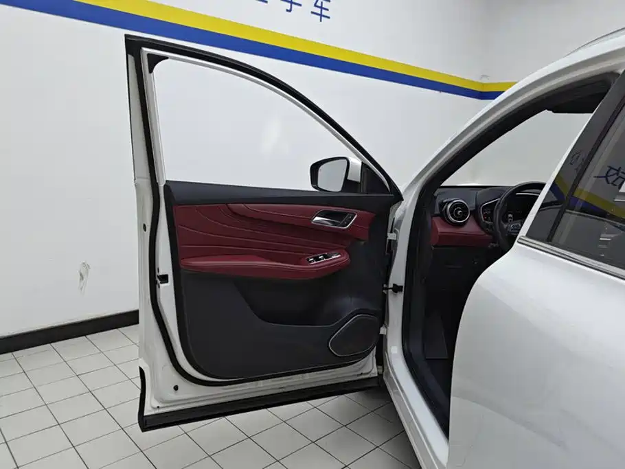 MG HS — миниатюра 7