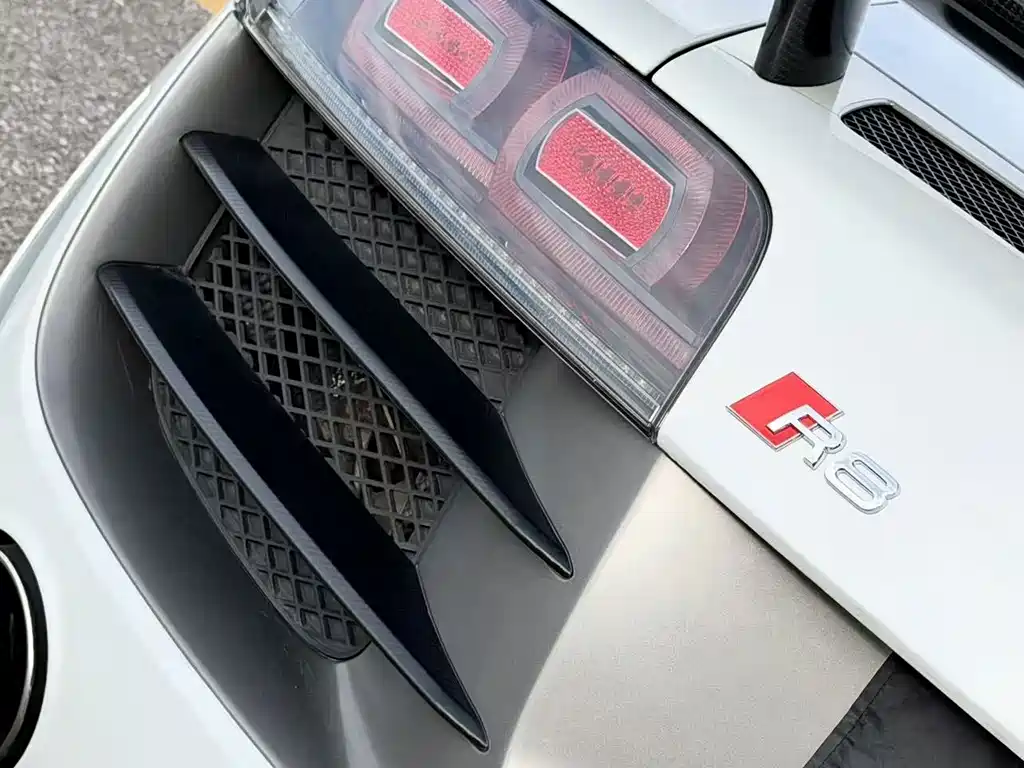 Audi R8 — миниатюра 7