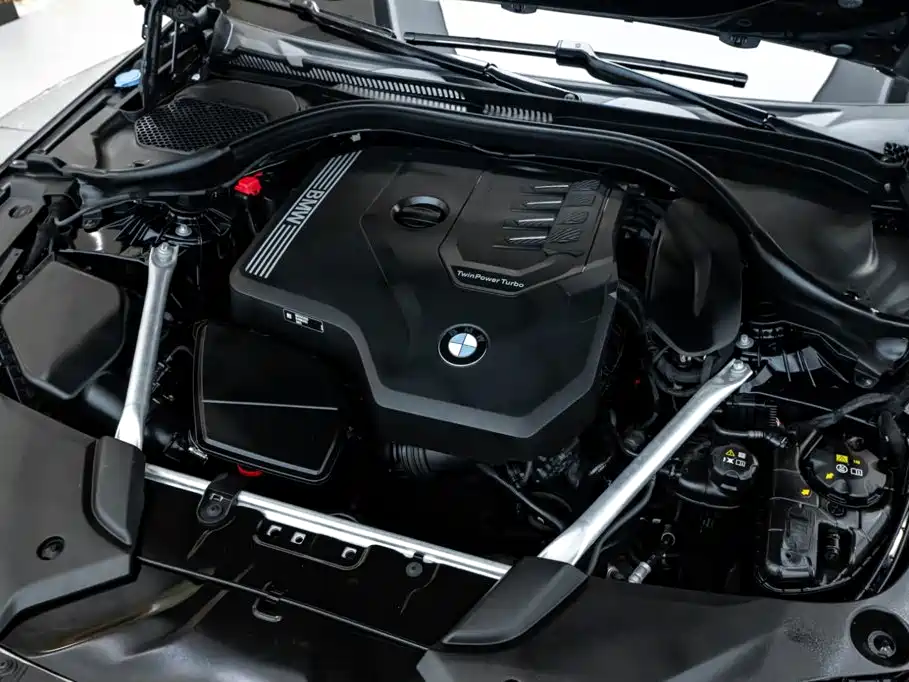 BMW 5 Series — миниатюра 11