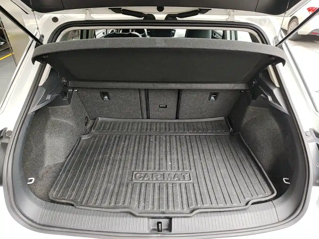 Volkswagen T-Roc — миниатюра 19