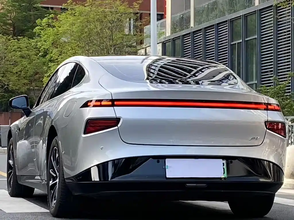 XPeng P7 — миниатюра 9