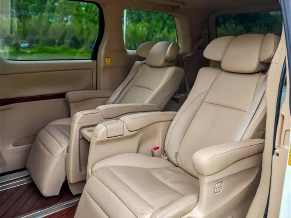 Toyota Alphard 2011 3.5L Luxury
