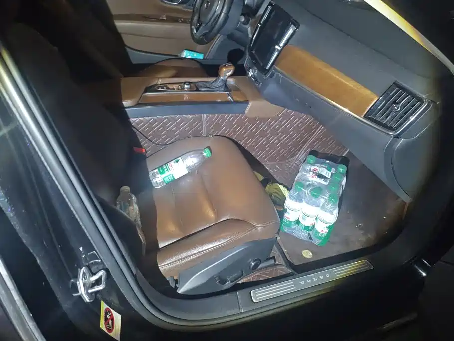 Volvo S90 — миниатюра 8