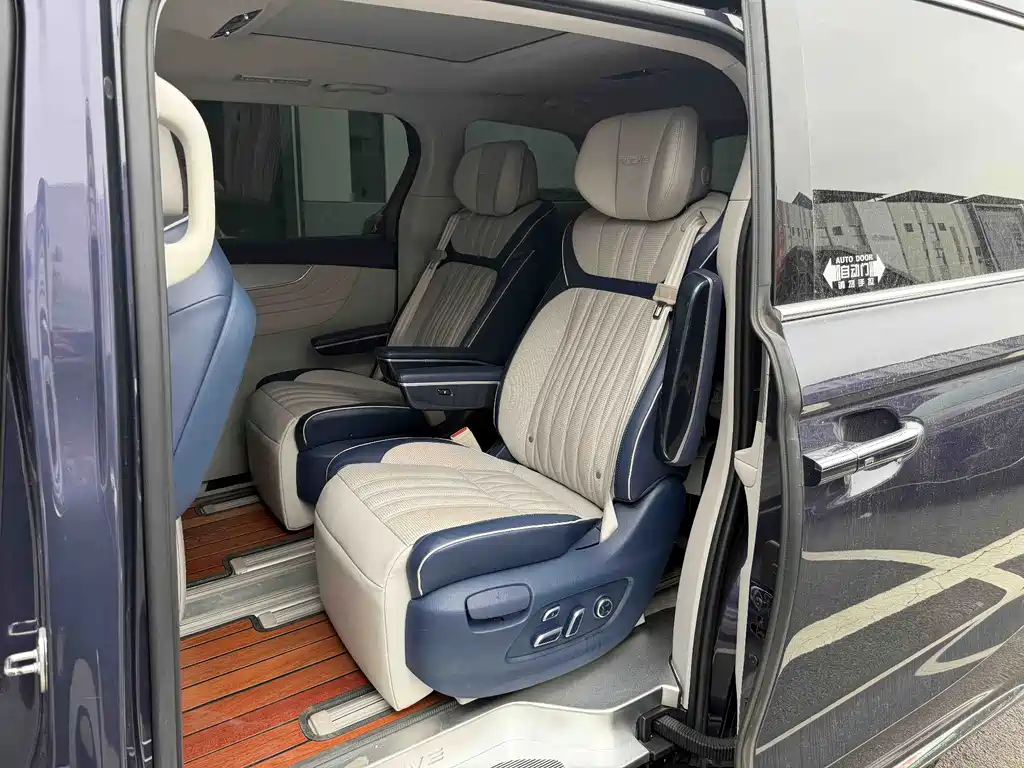 Roewe iMAX8 — миниатюра 3