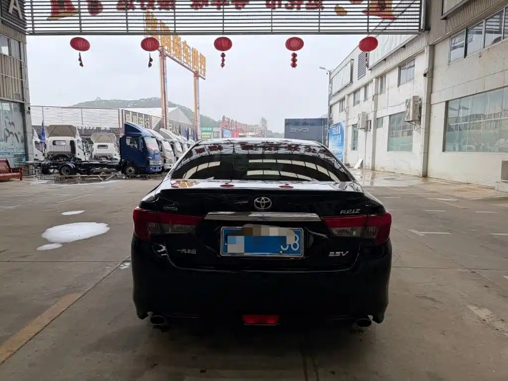 Toyota Reiz — миниатюра 9