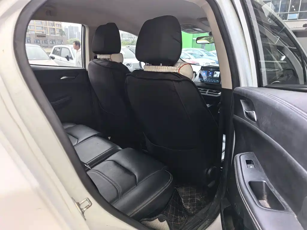 BYD Yuan EV — миниатюра 3
