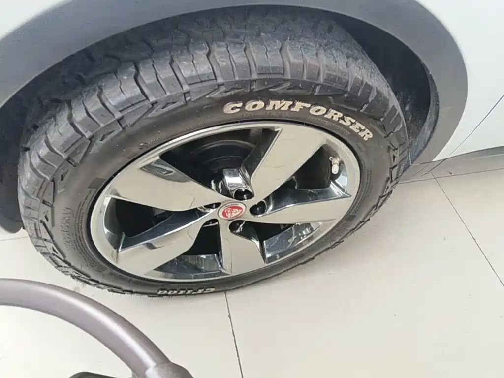 Jaguar E-PACE — миниатюра 23