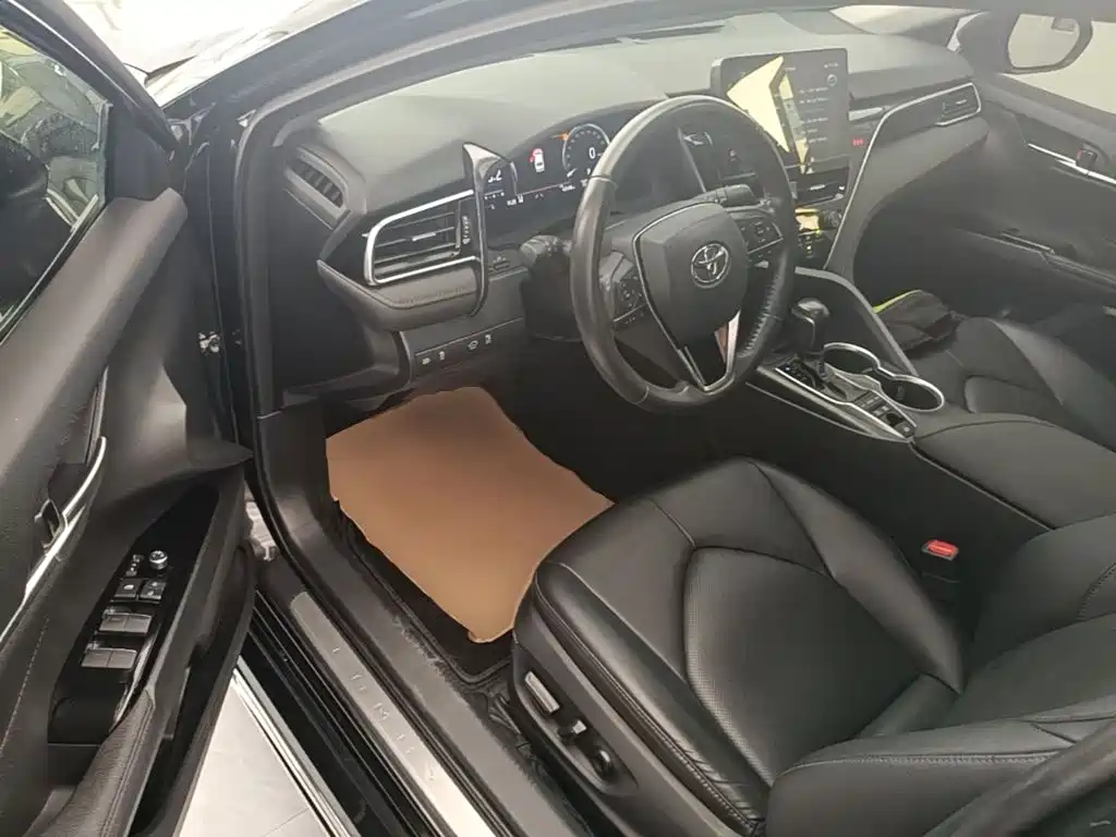 Toyota Camry — миниатюра 16