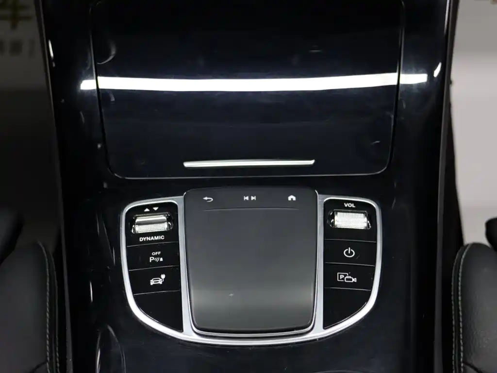Mercedes-Benz EQC — миниатюра 18