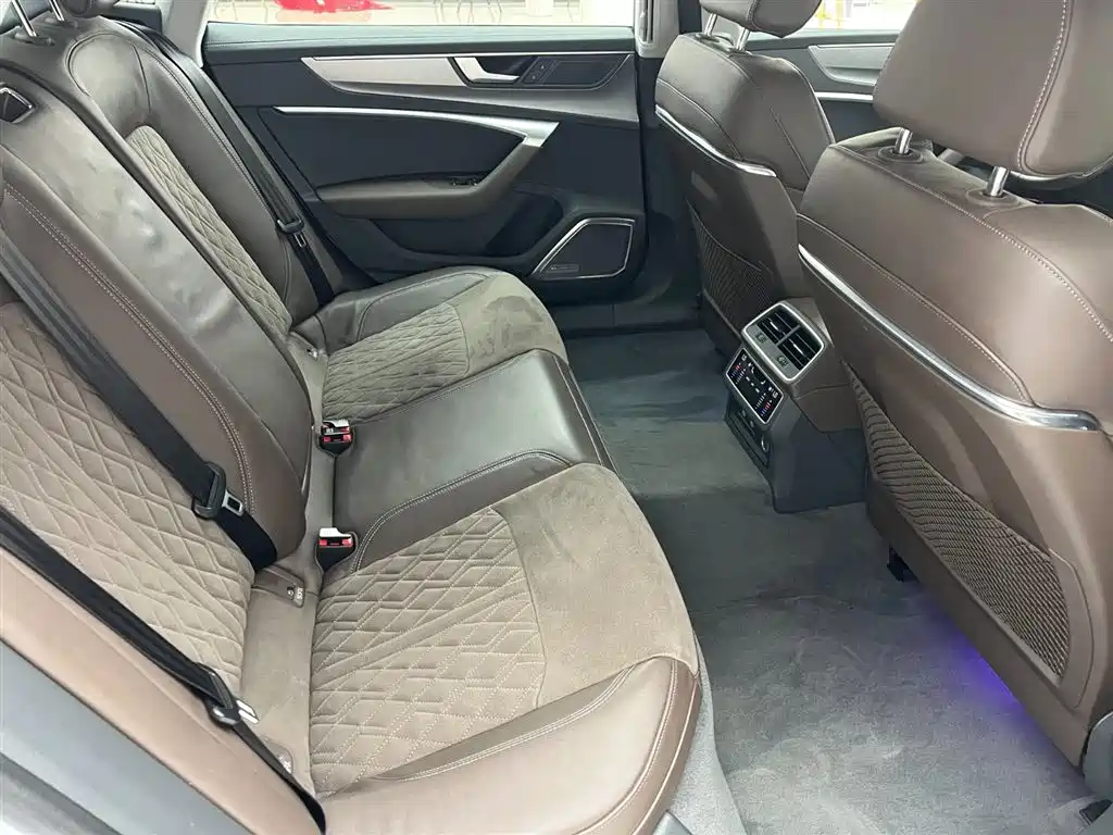 Audi A7L — миниатюра 14