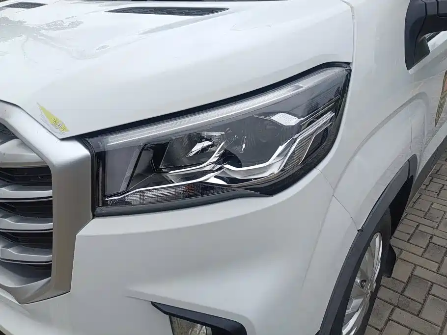 MAXUS V90 — миниатюра 5