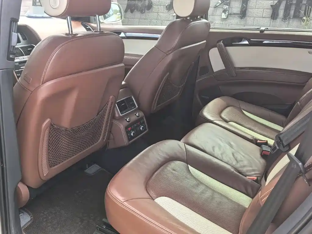 Audi Q7 — миниатюра 5