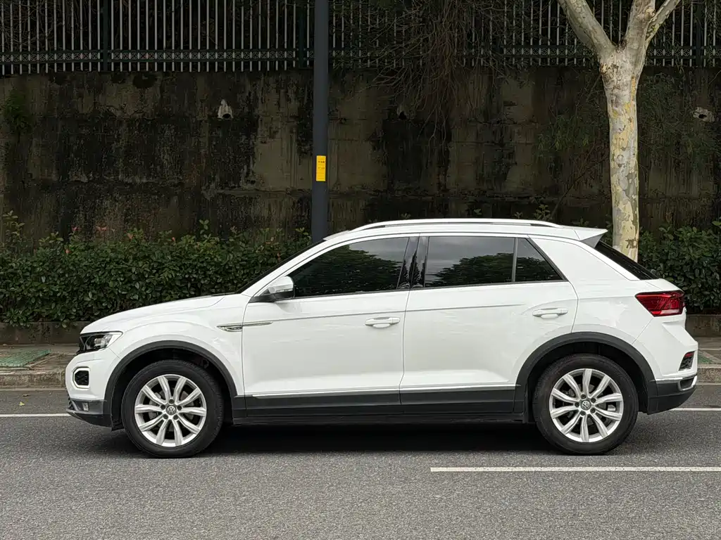 Volkswagen T-Roc 2018 230TSI DSG V